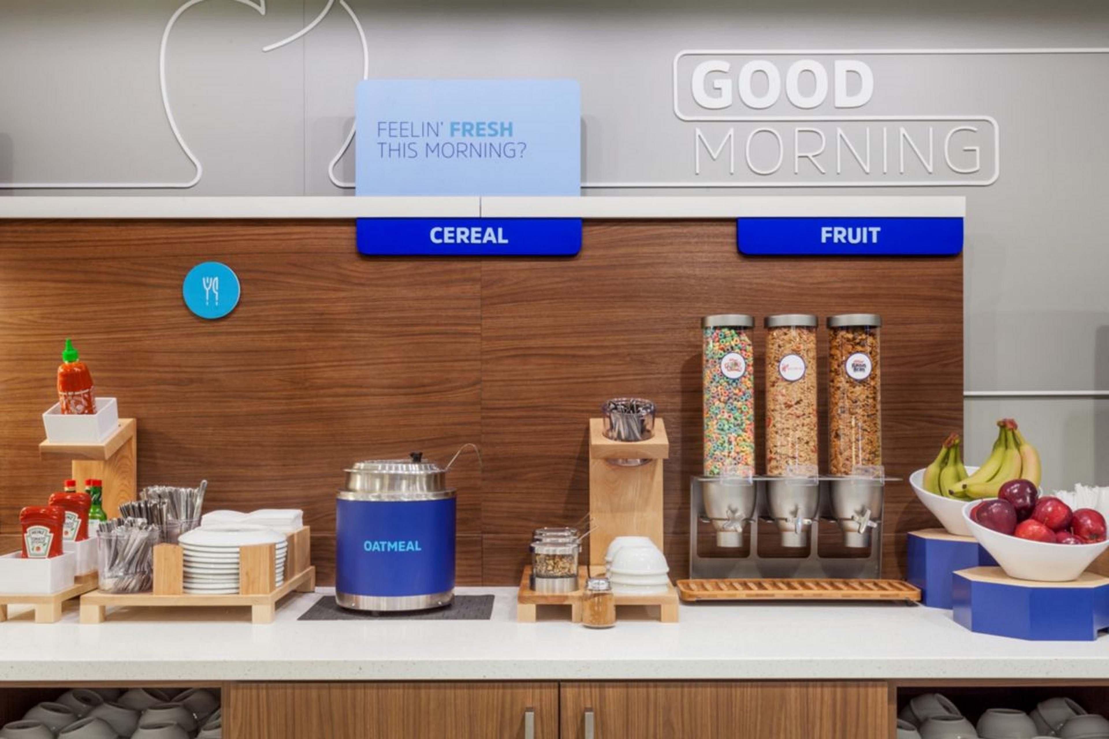 Holiday Inn Express Pembroke By Ihg Екстериор снимка