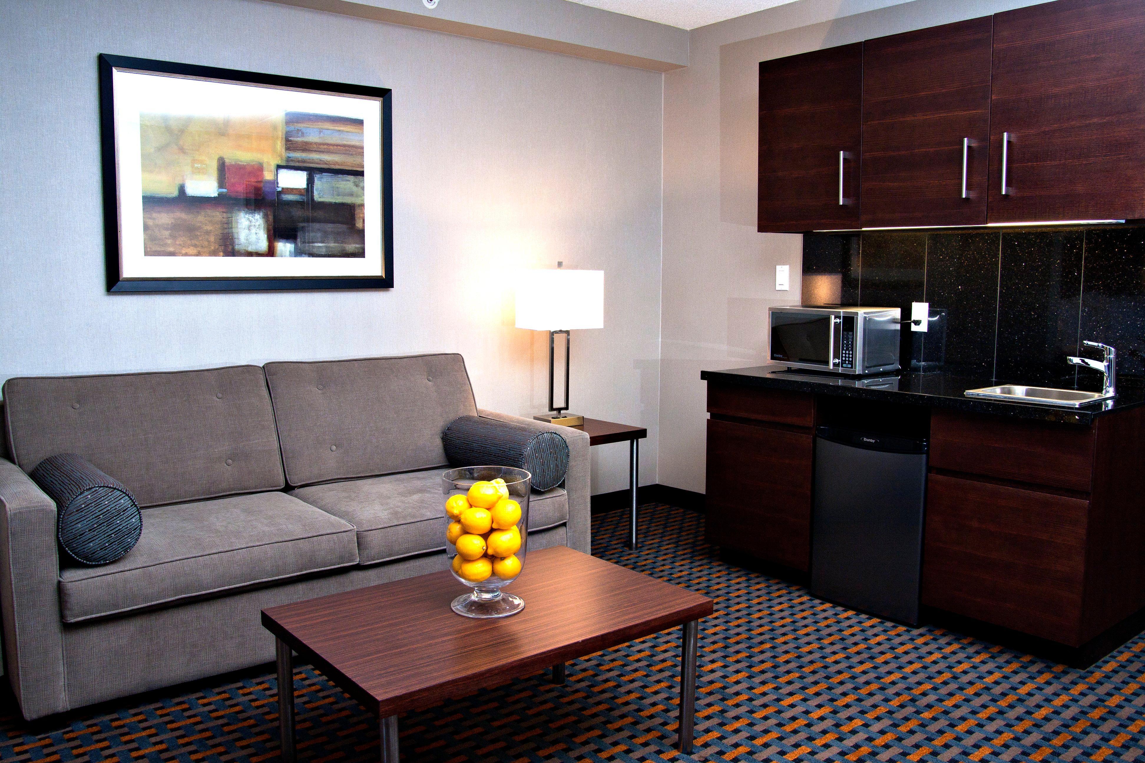 Holiday Inn Express Pembroke By Ihg Екстериор снимка